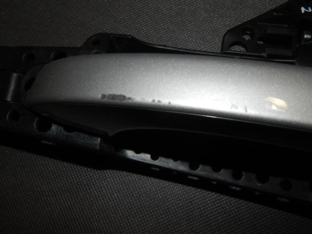 A8 D4 HANDLE RIGHT FRONT KEYLESS LX7W 4H0837886 4H0837206