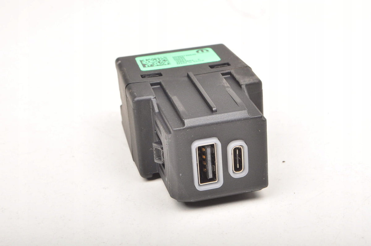 ALFA ROMEO TONALE PORT PANEL INPUT USB 00505740940