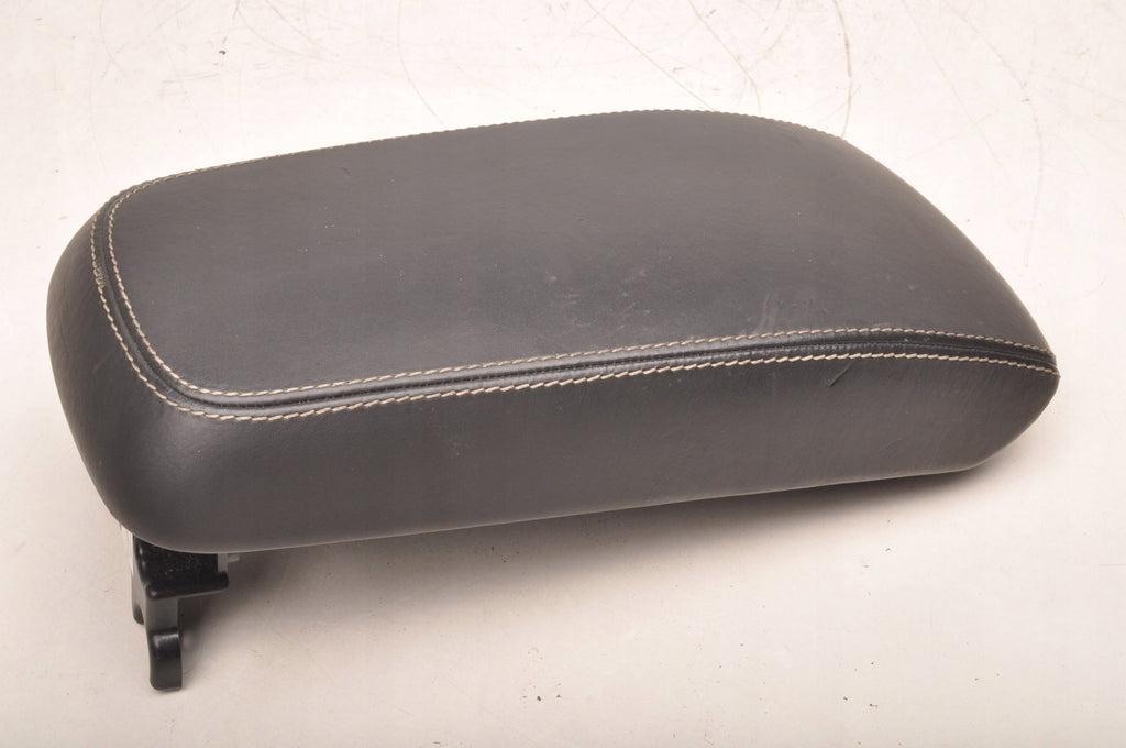 ARMREST LEATHER VOLVO XC40 II 31469568