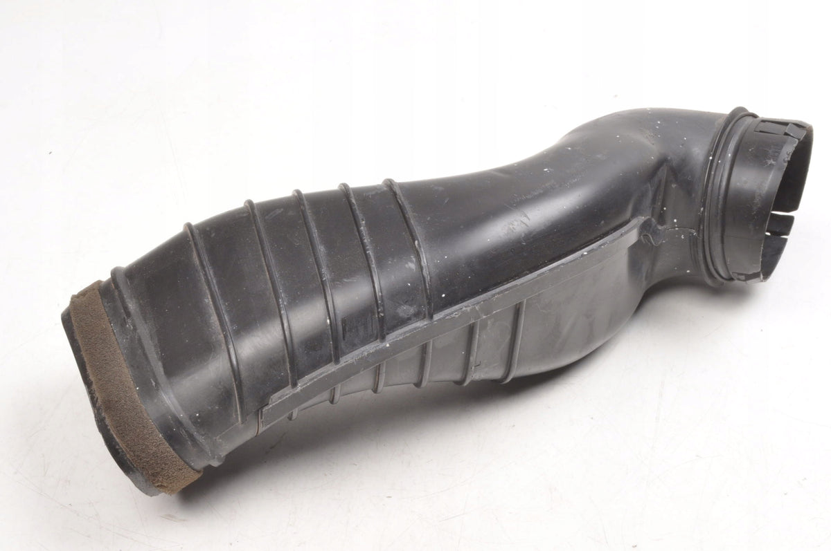 ASTON MARTIN VANTAGE 4.7 AIR INTAKE PIPE 6G33-9K675-GA