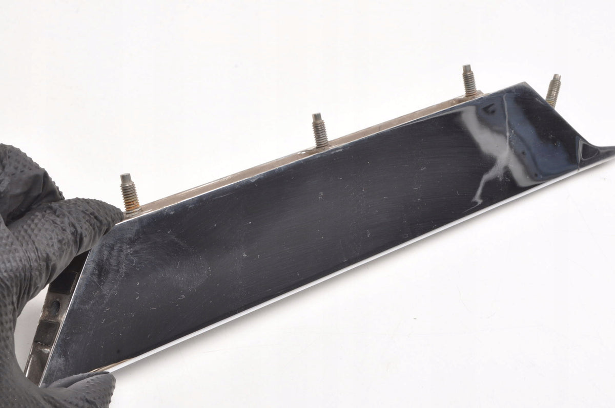 ASTON MARTIN VANTAGE 4.7 FENDER TRIM 6G33280B62A RIGHT