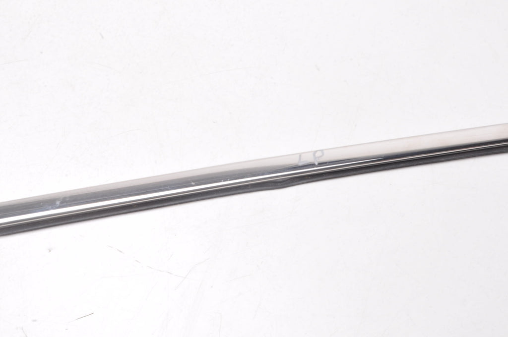 ASTON MARTIN VANTAGE 4.7 WINDOW STRIP LEFT FRONT