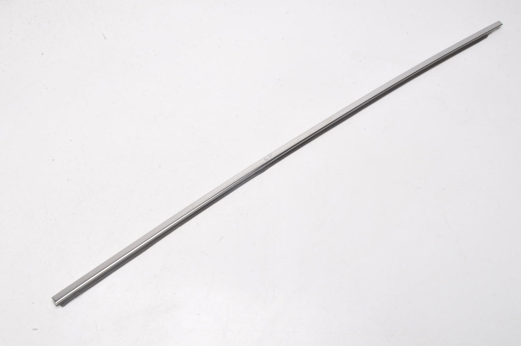 ASTON MARTIN VANTAGE 4.7 WINDOW STRIP LEFT FRONT