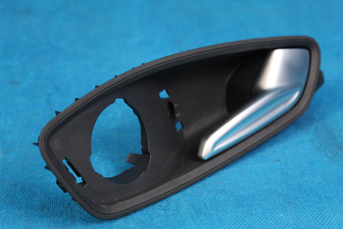 AUDI A1 8X LIFT DOOR HANDLE REAR RIGHT 16R 8X4839020A