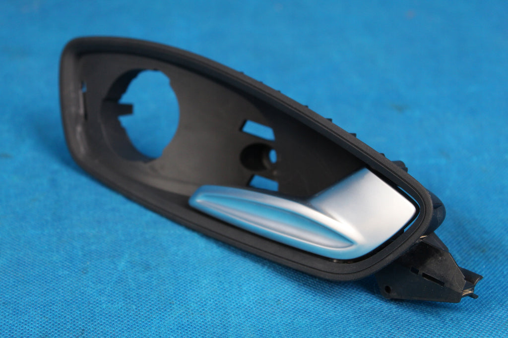 AUDI A1 8X LIFT DOOR HANDLE REAR RIGHT 16R 8X4839020A