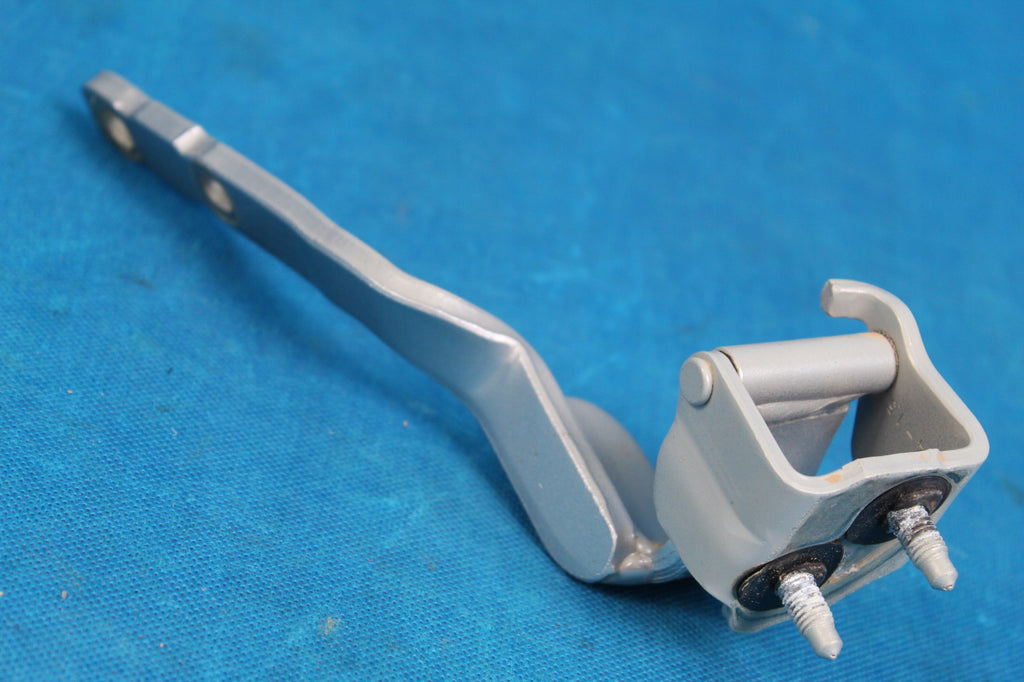 AUDI A1 8X LIFT TAILGATE HINGE RIGHT 2016R 8X4827300 A1 8X