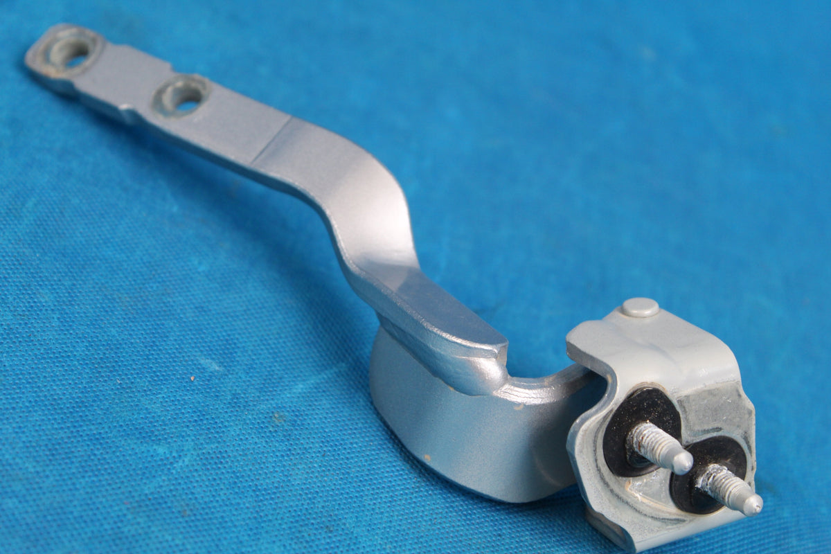AUDI A1 8X LIFT TAILGATE HINGE RIGHT 2016R 8X4827300 A1 8X
