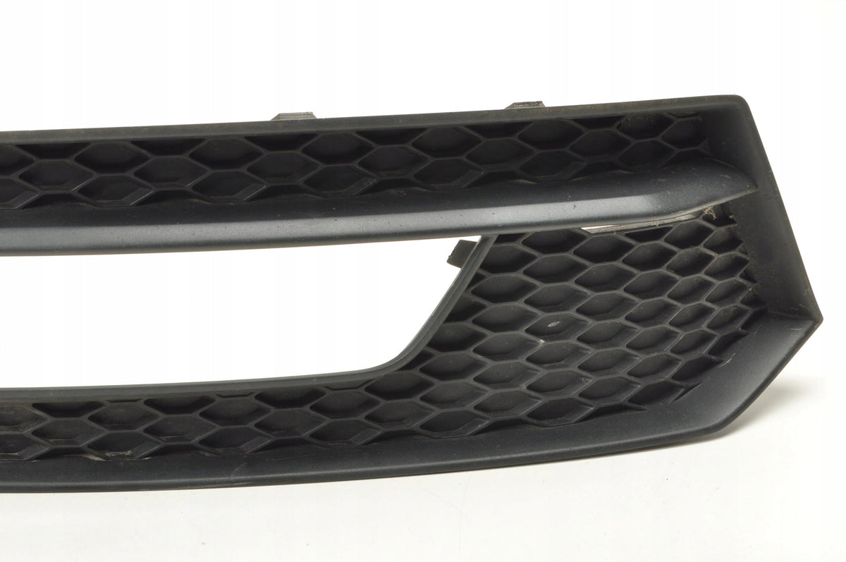 AUDI A1 GRILLE DUMMY BUMPER RIGHT 8XA807682C LIFT