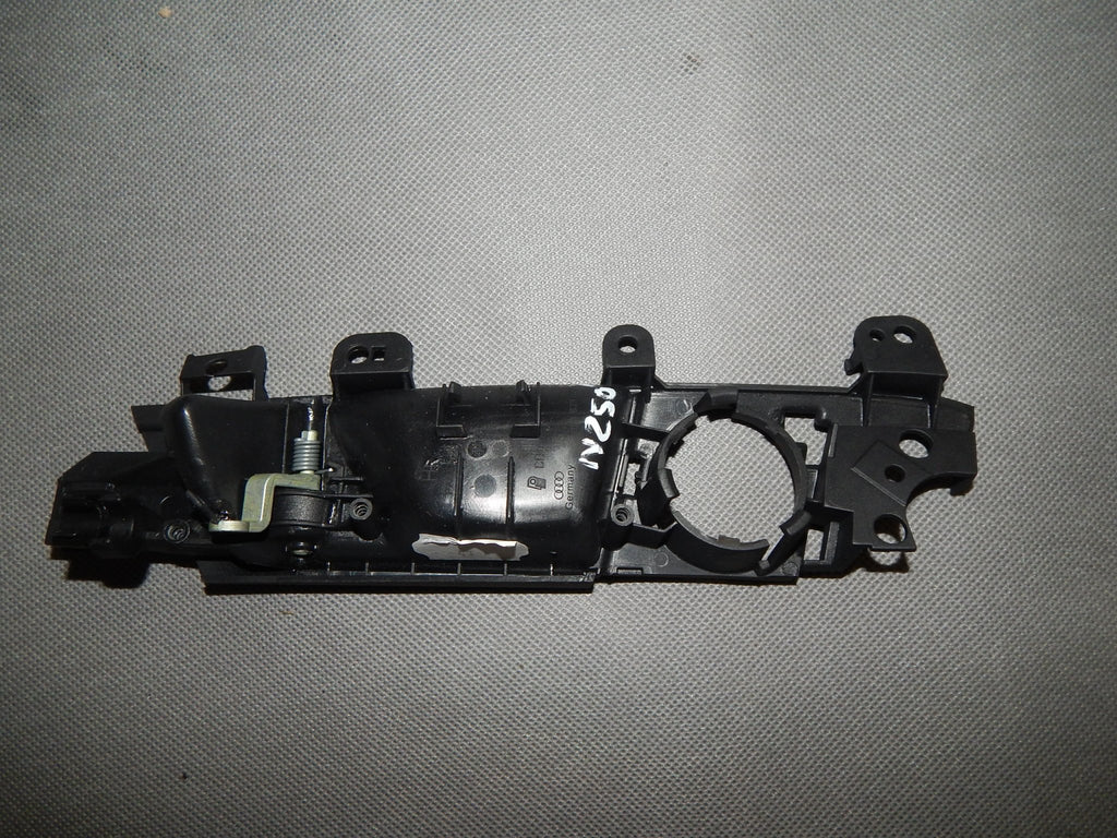 AUDI A3 8P 11R DOOR HANDLE RIGHT REAR 8P4837020D