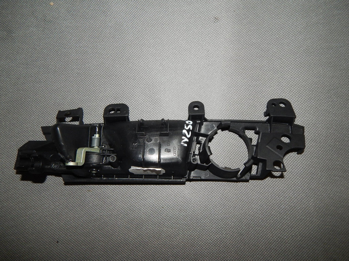 AUDI A3 8P 11R DOOR HANDLE RIGHT REAR 8P4837020D