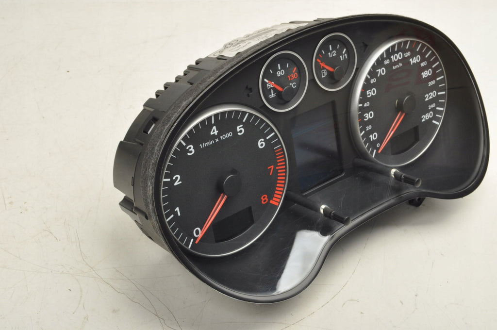 AUDI A3 8P 2.0 FSI COUNTER CLOCKS 8P0920931A