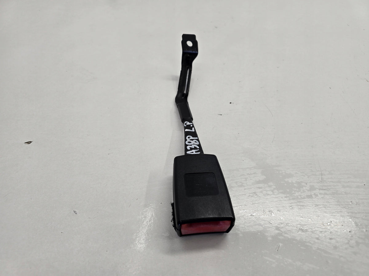 AUDI A3 8P 5D 06R BELT BUCKLE LEFT FRONT 8P0857755B
