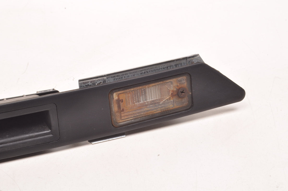 AUDI A3 8P BLENDA FLAP STRIP 8E0827657 HB 5D