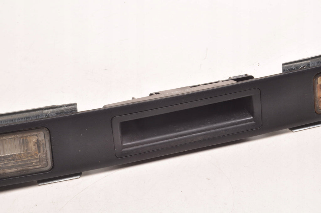 AUDI A3 8P BLENDA FLAP STRIP 8E0827657 HB 5D