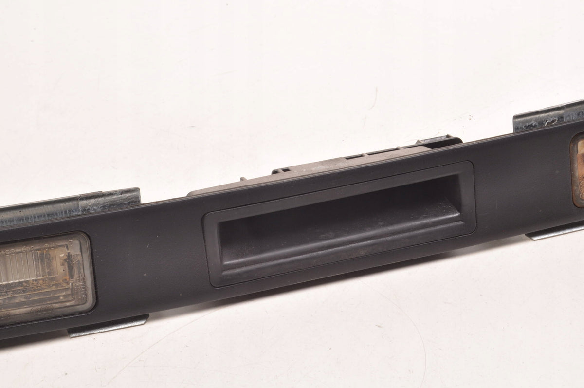 AUDI A3 8P BLENDA FLAP STRIP 8E0827657 HB 5D