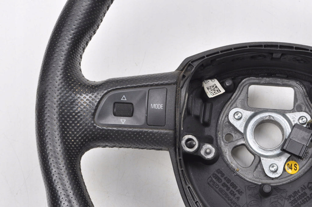 AUDI A3 8P LEATHER STEERING WHEEL 8P0419091CM MULTIFUNCTIONAL