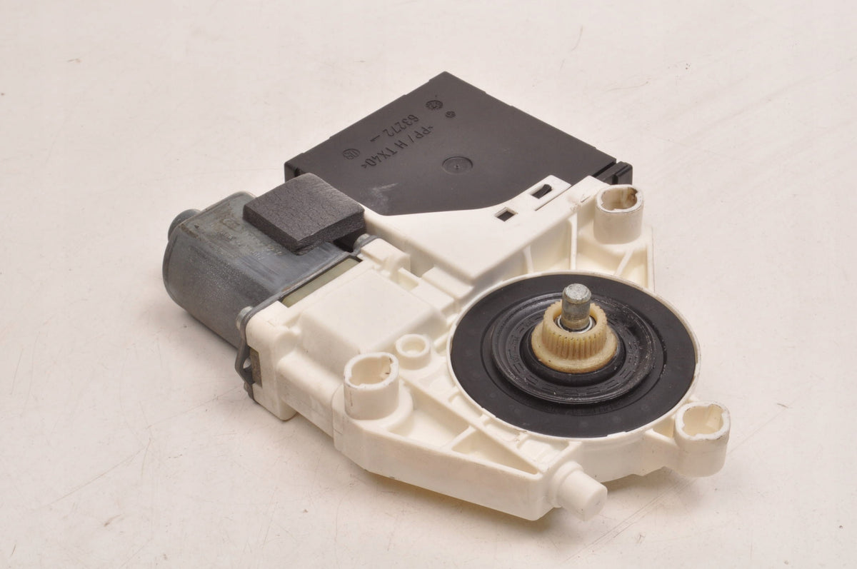 AUDI A3 8P WINDSCREEN MOTOR RIGHT FRONT 8P0959802D HB 3D