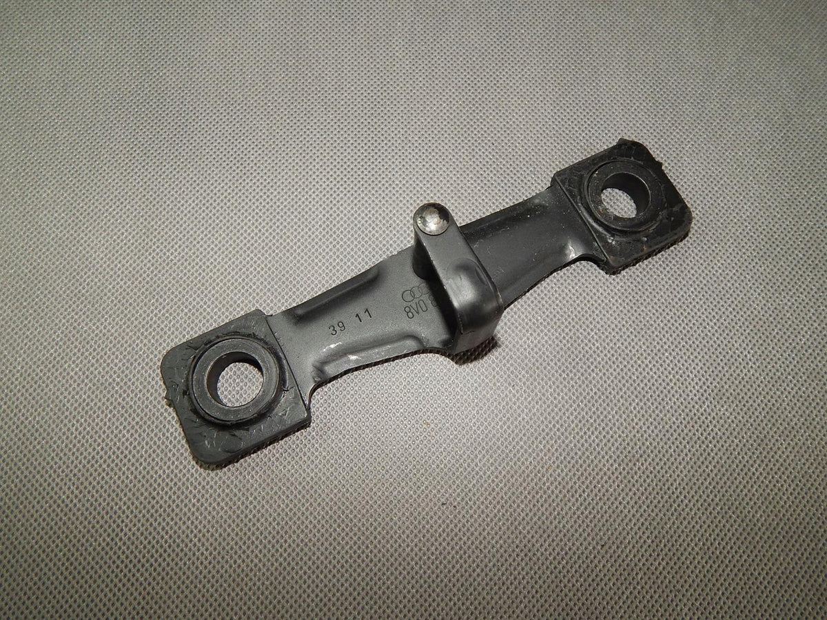 AUDI A3 8V 1.8 TFSI FLAP LOCK BOLT 8V0827507A