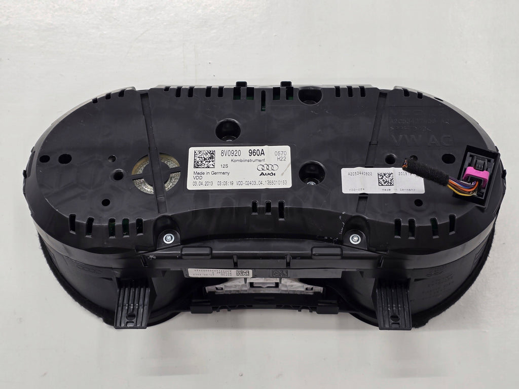 AUDI A3 8V 13R COUNTER CLOCK 2.0TDI ANGLIK UK 8V0920960A