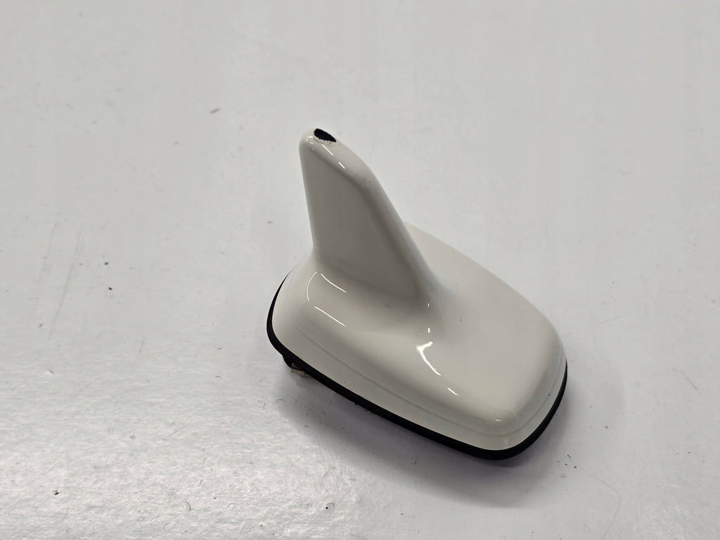 AUDI A3 8V 13R ROOF ANTENNA LY9K 8V0035503N