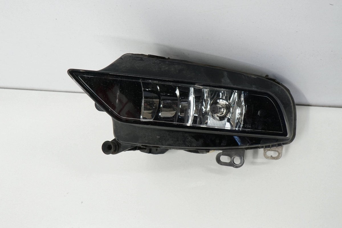 AUDI A3 8V 16R SEDAN HALOGEN LAMP LEFT FRONT 8V0941699B