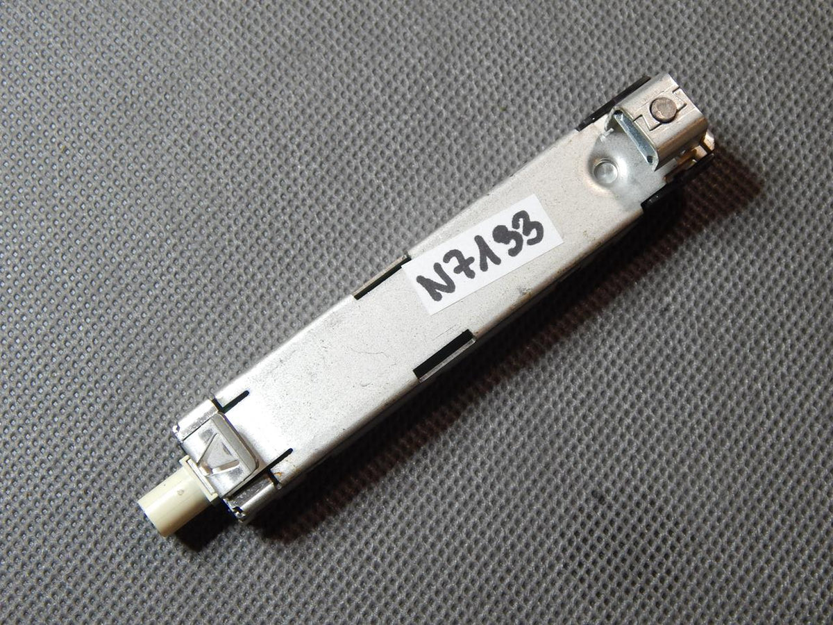 AUDI A3 8V 8V3035225 ANTENNA AMPLIFIER