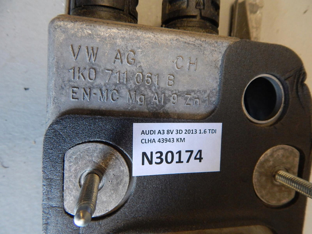 AUDI A3 8V GEAR SELECTOR 5Q0711049AE