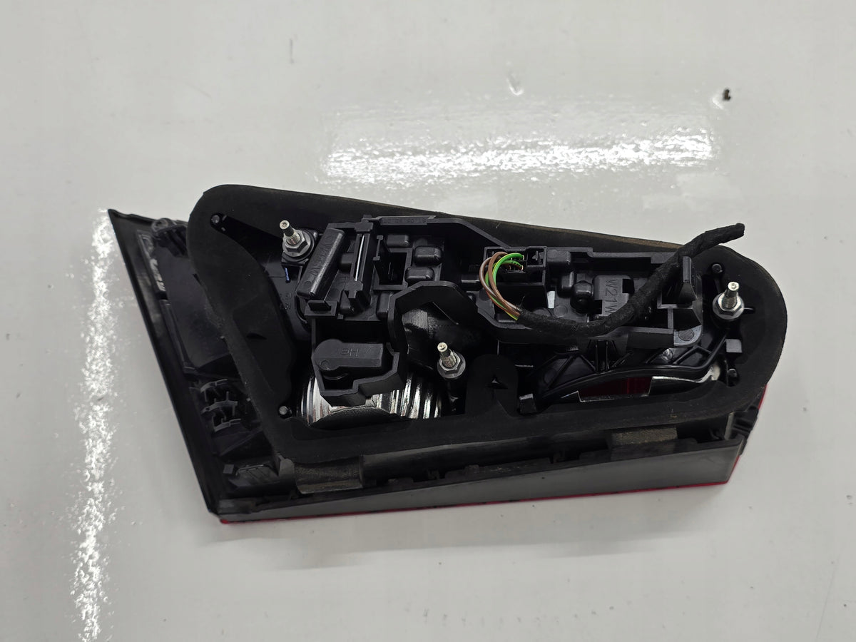 AUDI A3 8V HB 3D 13R LAMP RIGHT REAR FLAP 8V3945094