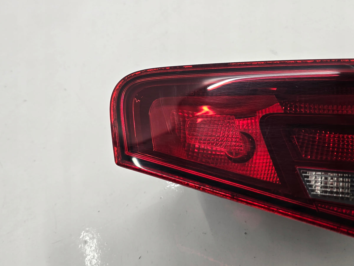 AUDI A3 8V HB 3D 13R LAMP RIGHT REAR FLAP 8V3945094