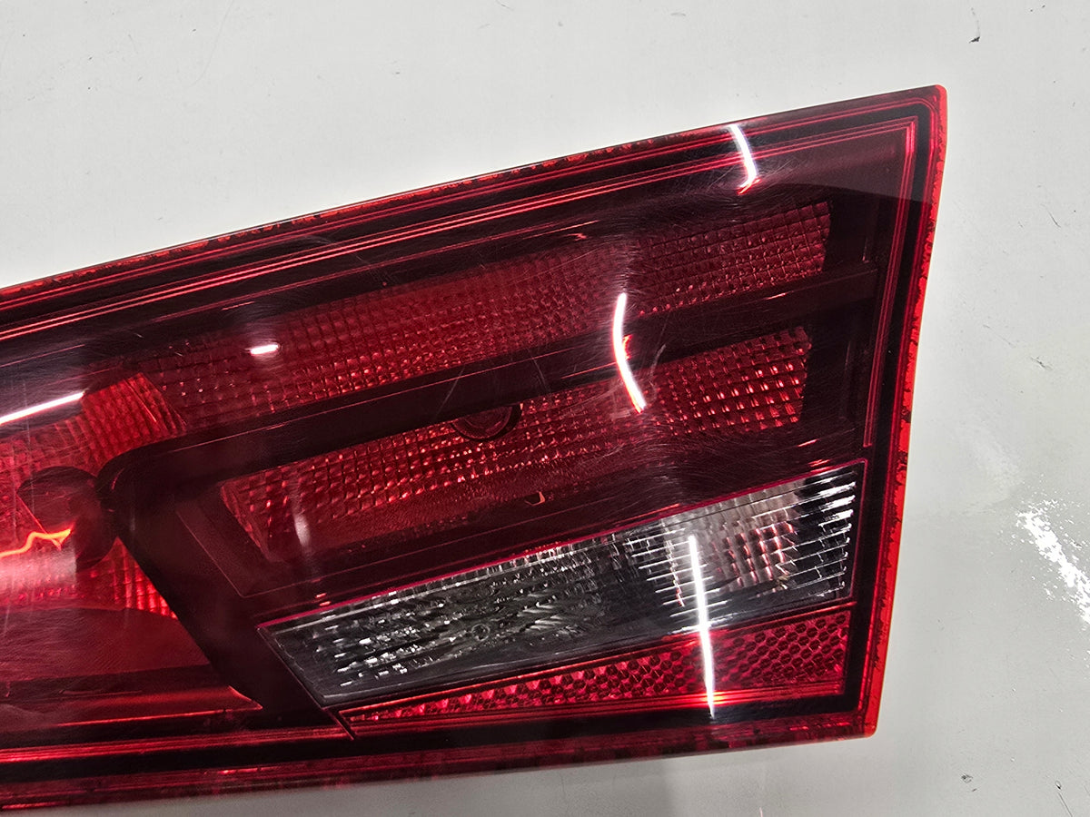 AUDI A3 8V HB 3D 13R LAMP RIGHT REAR FLAP 8V3945094