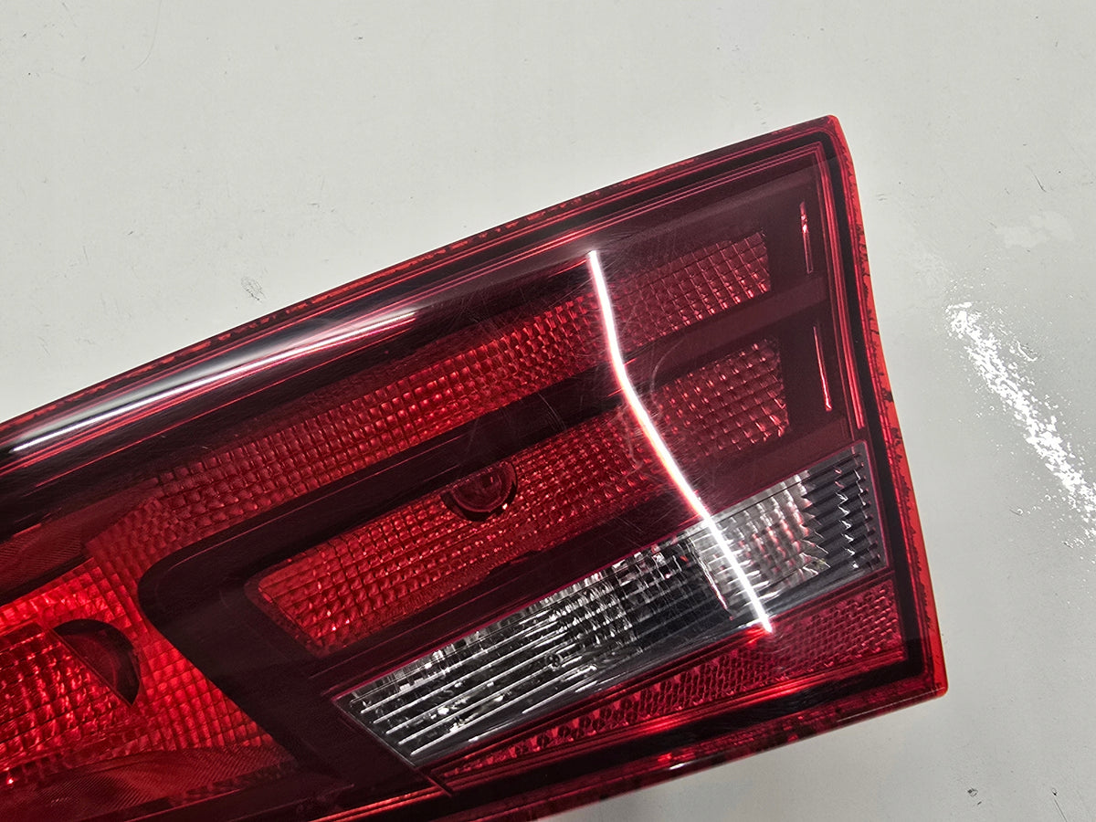 AUDI A3 8V HB 3D 13R LAMP RIGHT REAR FLAP 8V3945094
