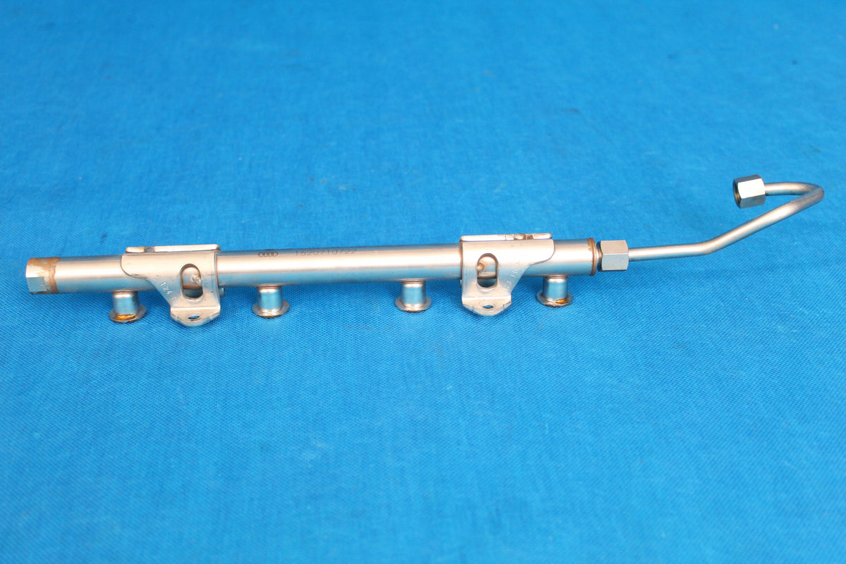 AUDI A3 8V LIFT INJECTOR RAIL 04E133320D 2016R