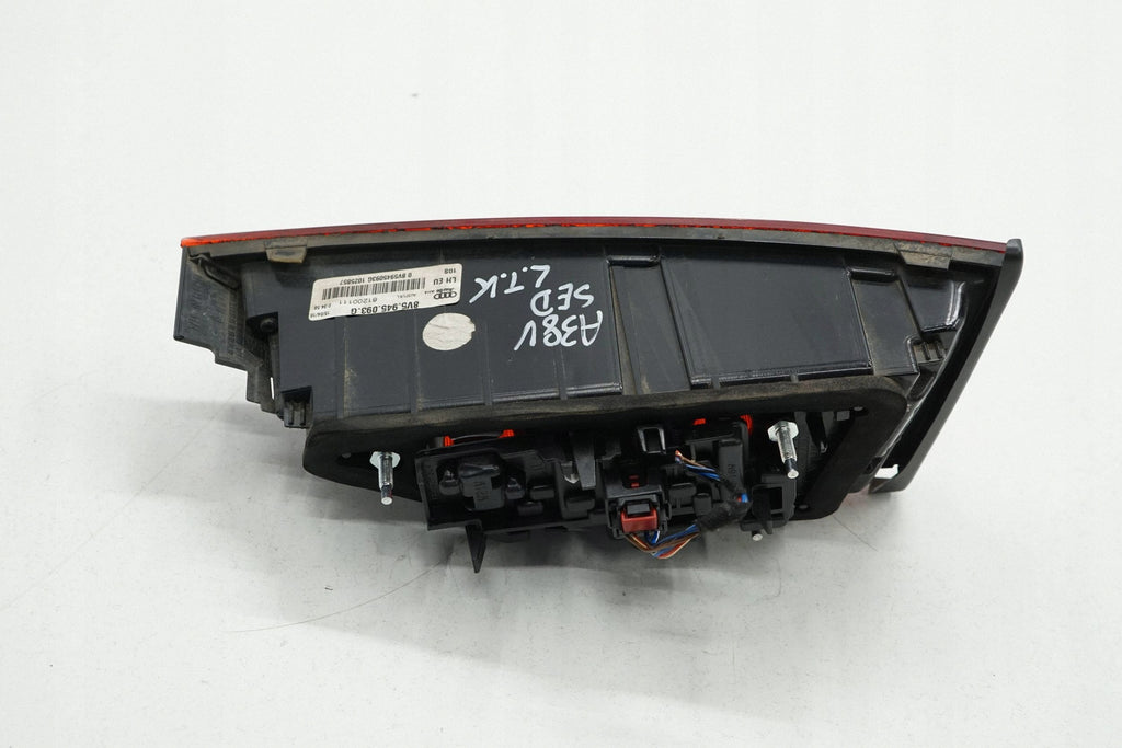 AUDI A3 8V SEDAN 16R FLAP LAMP LEFT REAR 8V5945093G