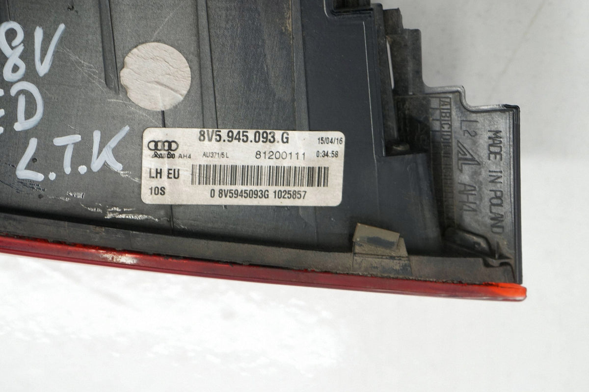 AUDI A3 8V SEDAN 16R FLAP LAMP LEFT REAR 8V5945093G