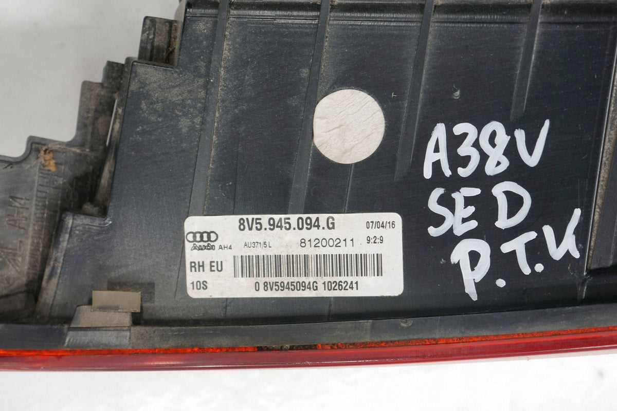AUDI A3 8V SEDAN 16R FLAP LAMP RIGHT REAR 8VS945094G