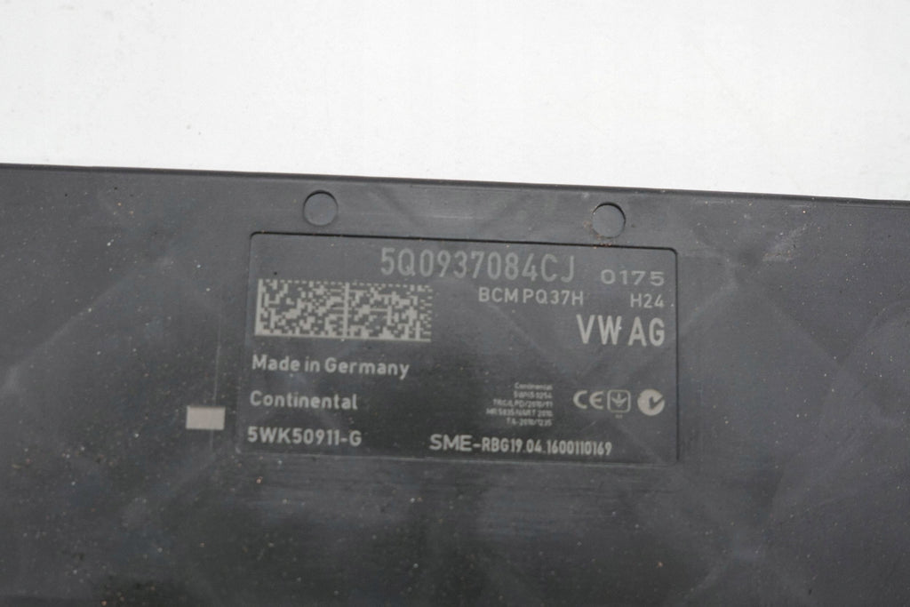 AUDI A3 8V SEDAN 16R MODULE DRIVER BCM 5Q0937084CJ