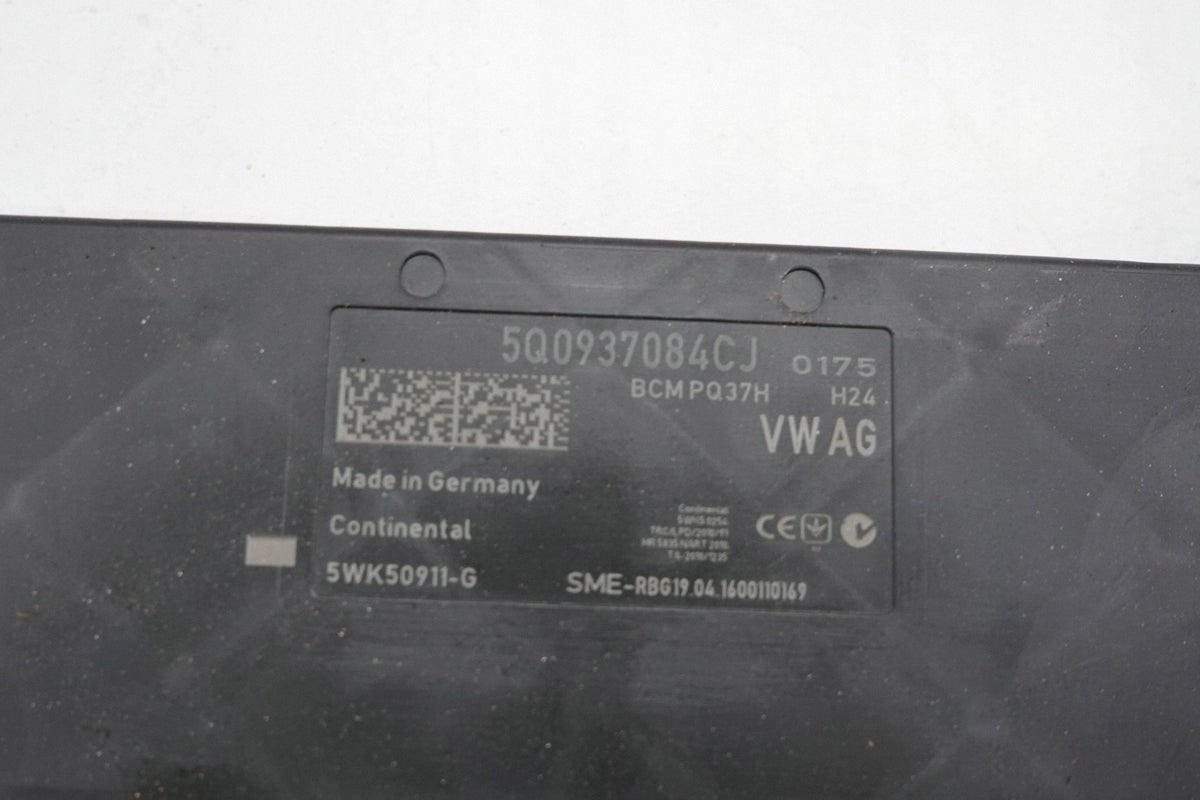 AUDI A3 8V SEDAN 16R MODULE DRIVER BCM 5Q0937084CJ