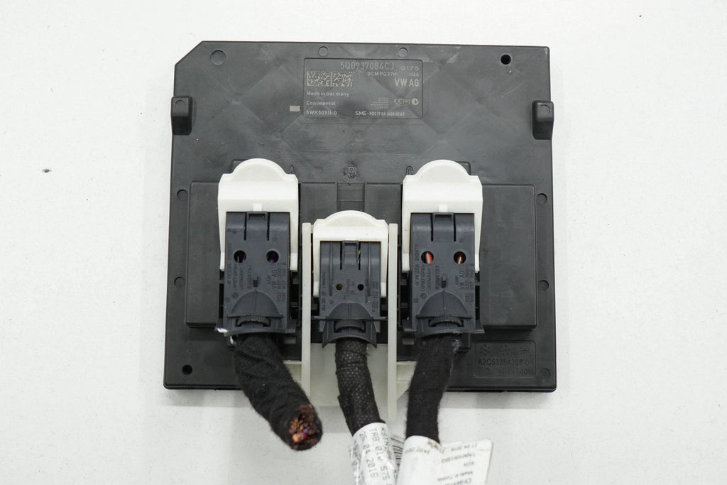 AUDI A3 8V SEDAN 16R MODULE DRIVER BCM 5Q0937084CJ