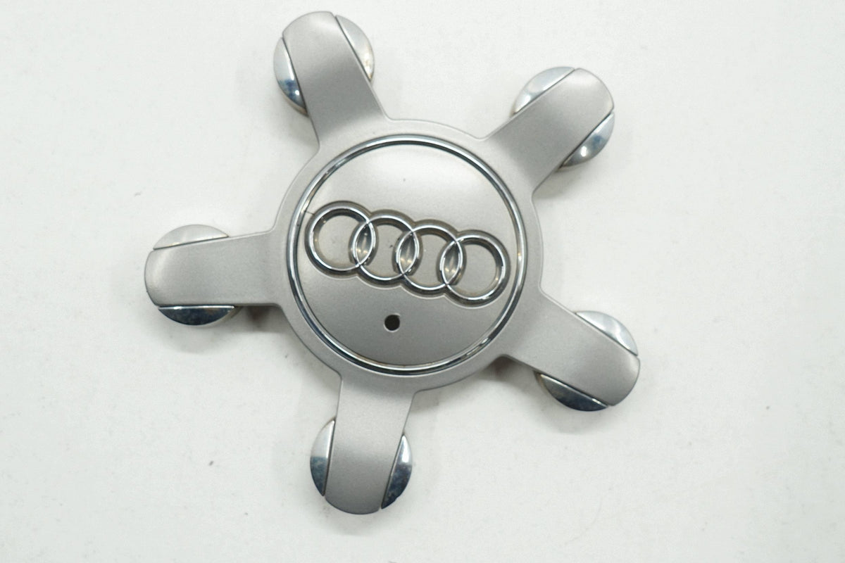 AUDI A3 8V SEDAN 16R WHEEL CAP 8R0601165