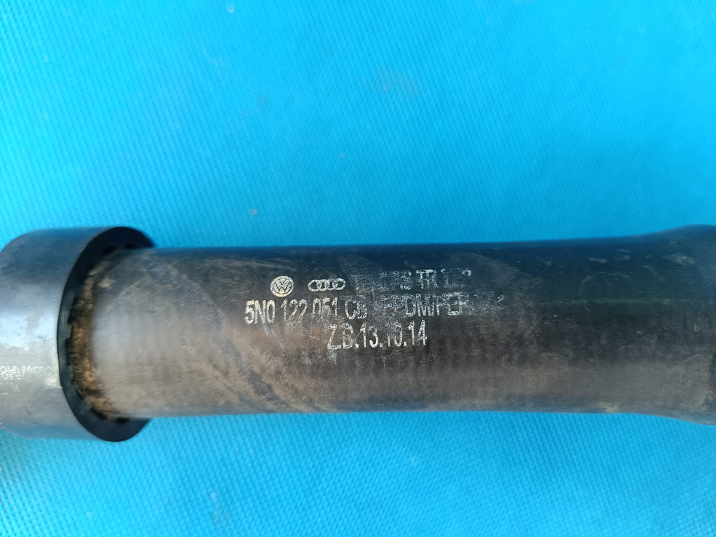 AUDI A3 8V SEDAN 18R S-LINE 2.0 TDI 110KW HOSE PIPE WATER HOSE 5N0122051CB