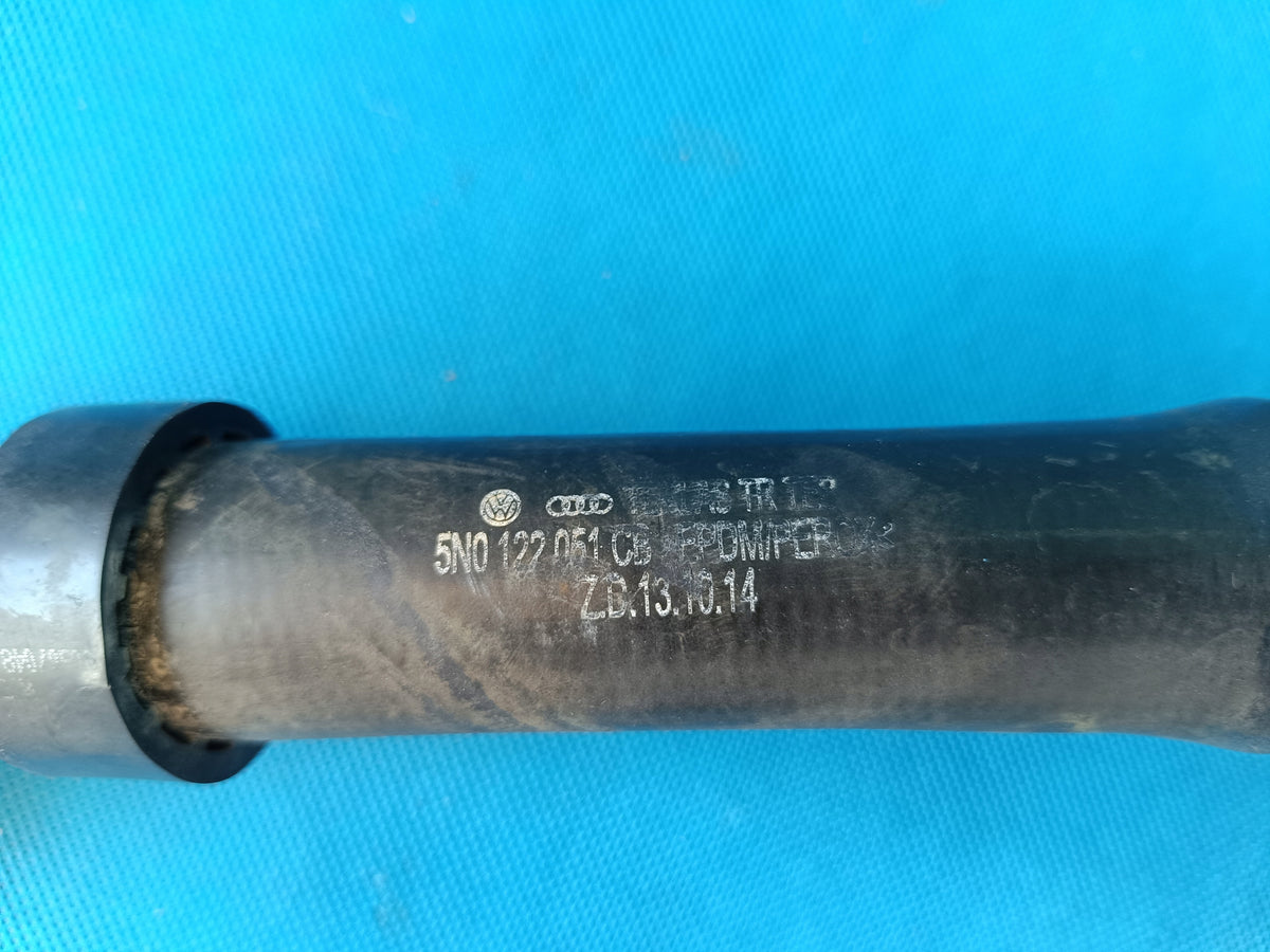 AUDI A3 8V SEDAN 18R S-LINE 2.0 TDI 110KW HOSE PIPE WATER HOSE 5N0122051CB