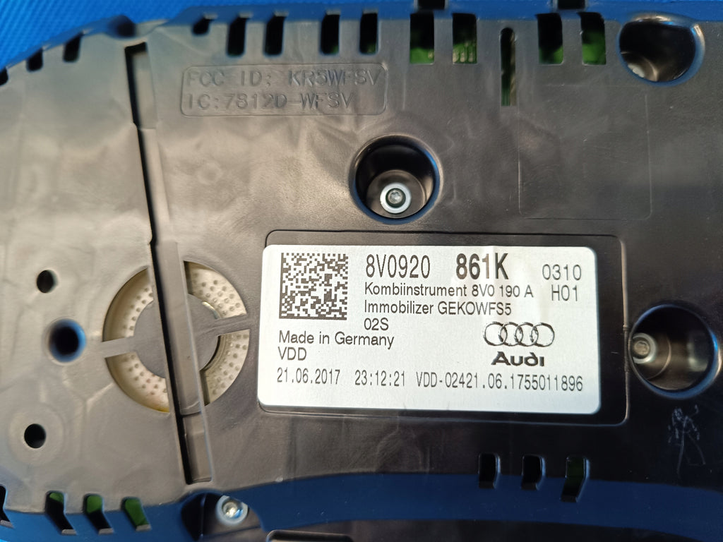 AUDI A3 8V SEDAN LIM. S-LINE 2.0 TDI 110KW COUNTER CLOCKS 8V0920861K