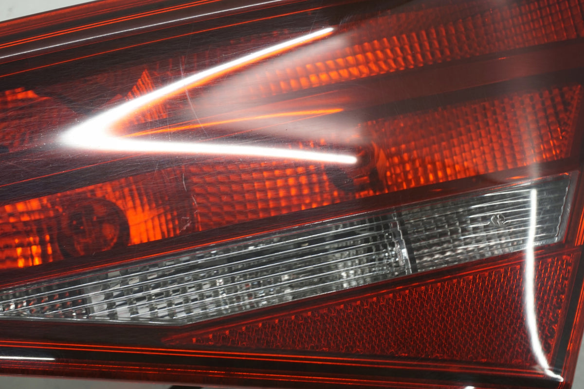 AUDI A3 8V SPORTBACK 14R LAMP RIGHT REAR IN FLAP 8V4945094