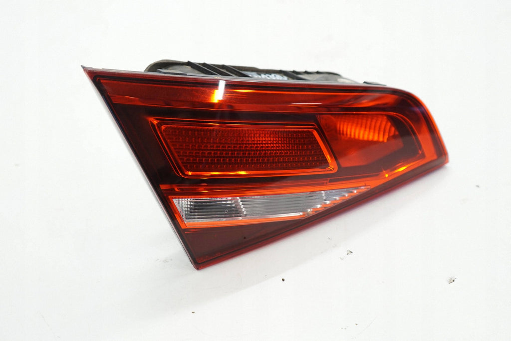 AUDI A3 8V SPORTBACK 16R FLAP LAMP LEFT REAR 8V4945075