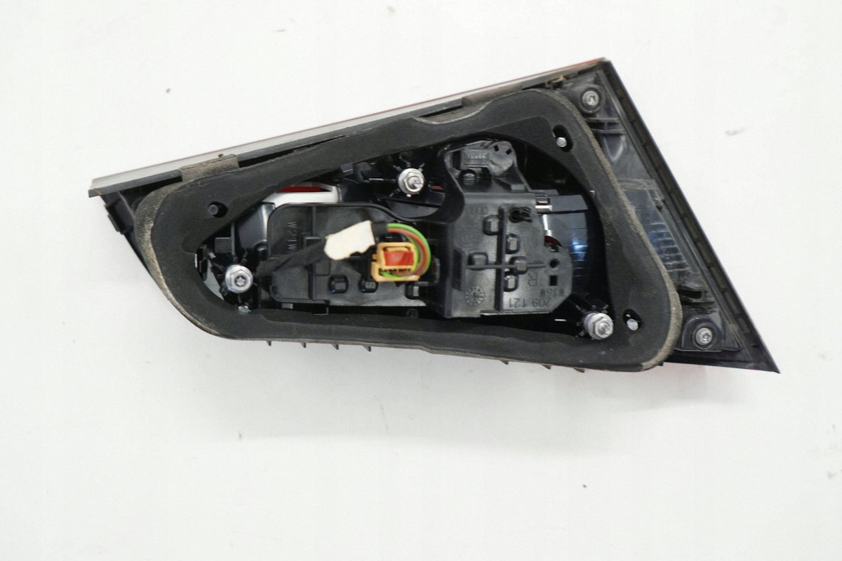 AUDI A3 8V SPORTBACK 16R FLAP LAMP RIGHT REAR 8V4945076