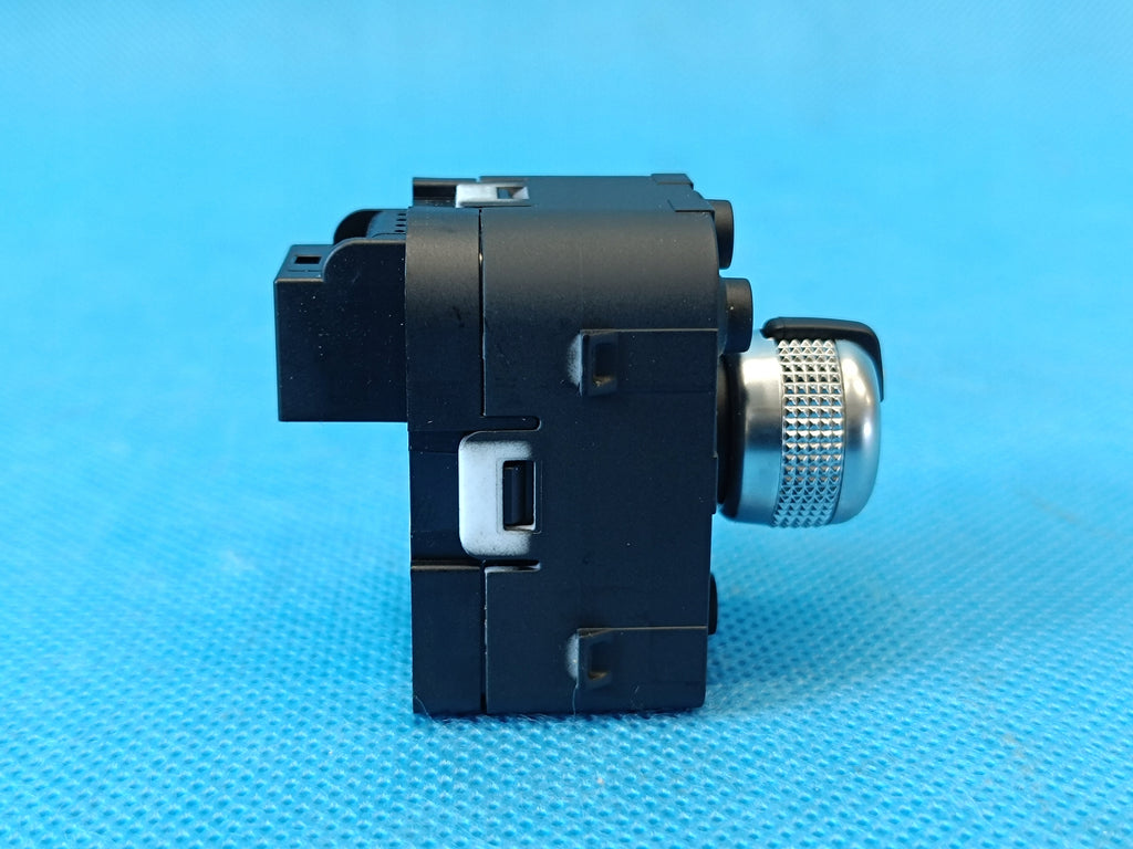 AUDI A3 8Y LIFT 1.5 TSI 2025 R MIRROR ADJUSTMENT SWITCH 4M0959565S