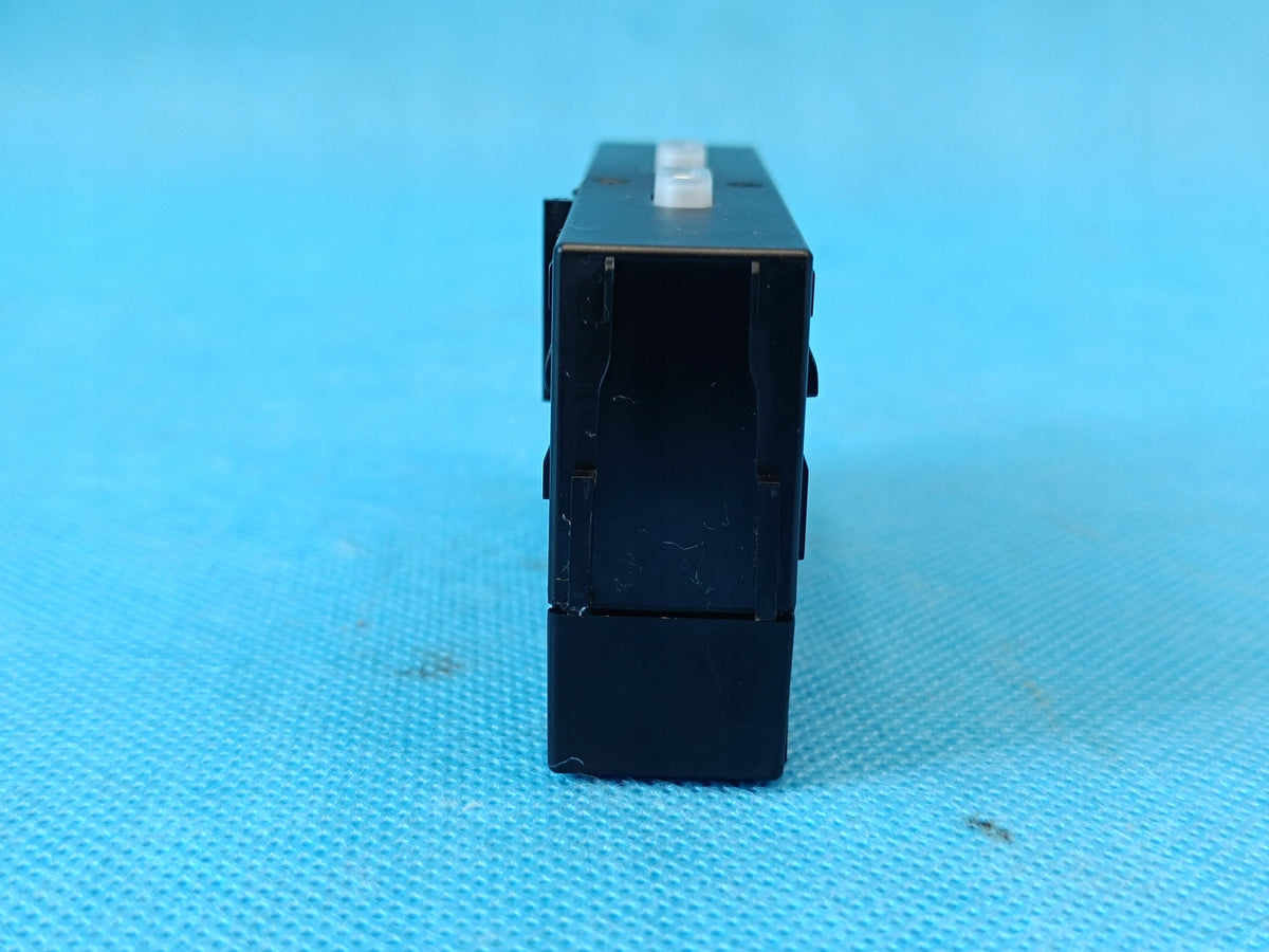 AUDI A3 8Y LIFT 1.5 TSI 2025 R USB PORT SOCKET TYPE C DUAL DATA 8Y0035736