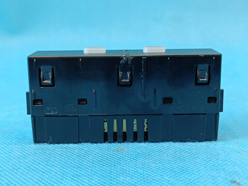 AUDI A3 8Y LIFT 1.5 TSI 2025 R USB PORT SOCKET TYPE C DUAL DATA 8Y0035736