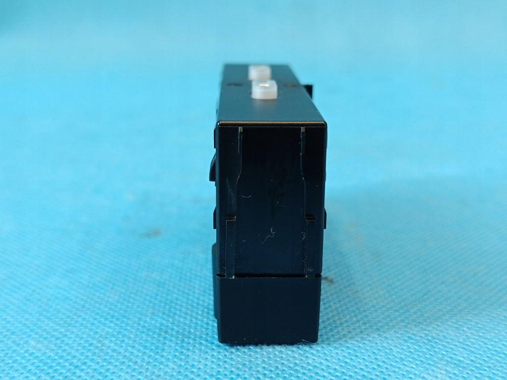 AUDI A3 8Y LIFT 1.5 TSI 2025 R USB PORT SOCKET TYPE C DUAL DATA 8Y0035736