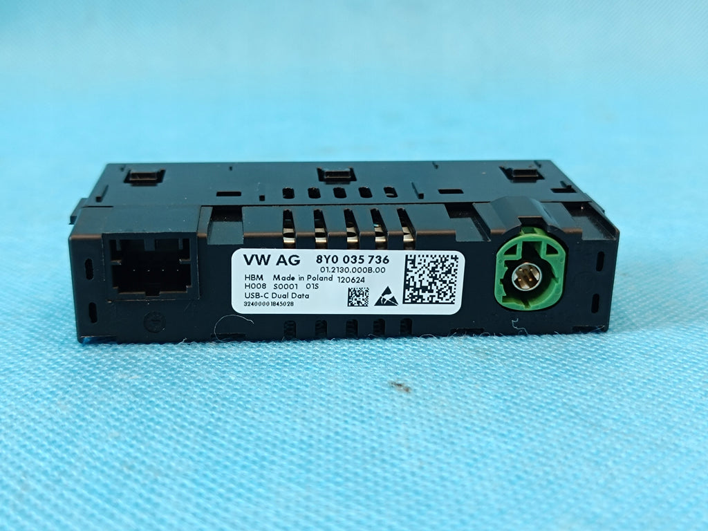 AUDI A3 8Y LIFT 1.5 TSI 2025 R USB PORT SOCKET TYPE C DUAL DATA 8Y0035736